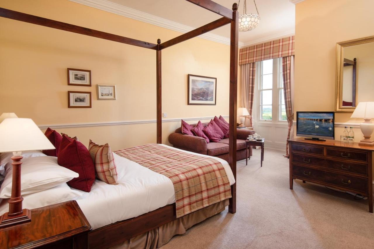 Chirnside Hall Hotel ภายนอก รูปภาพ
