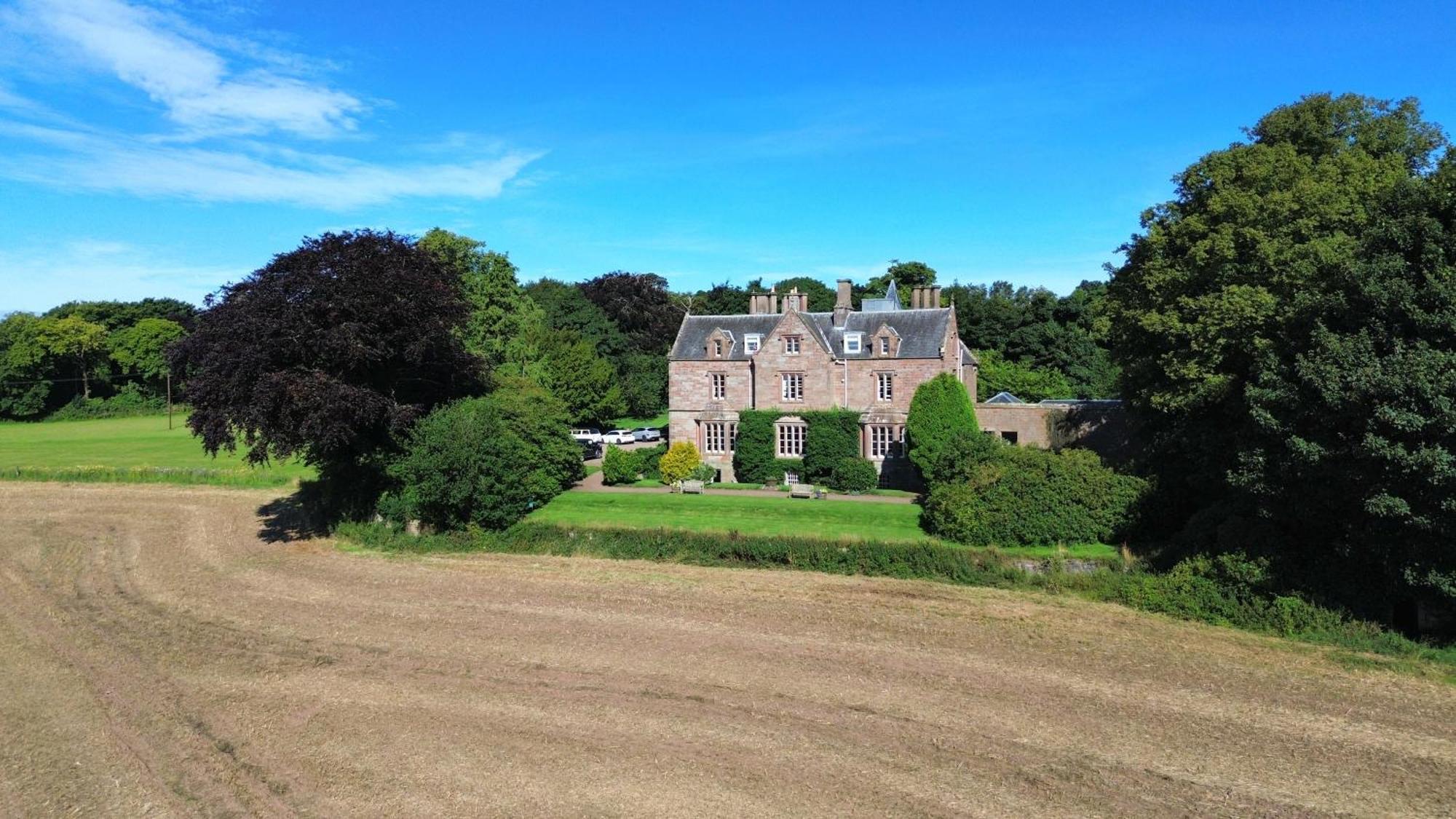 Chirnside Hall Hotel ภายนอก รูปภาพ
